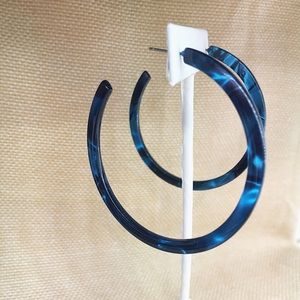 💎Electric Blue Acrylic Hoop Earrings💎
